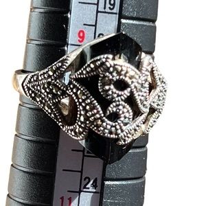 Vtg sterling silver and onyx ring